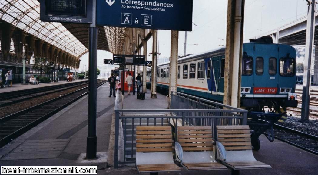 Treno da Torino arrivato a Nizza