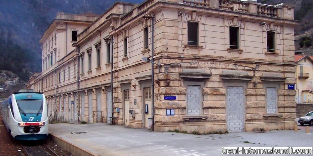 Treno  Cuneo - Ventimiglia a San Dalmazzo di Tenda