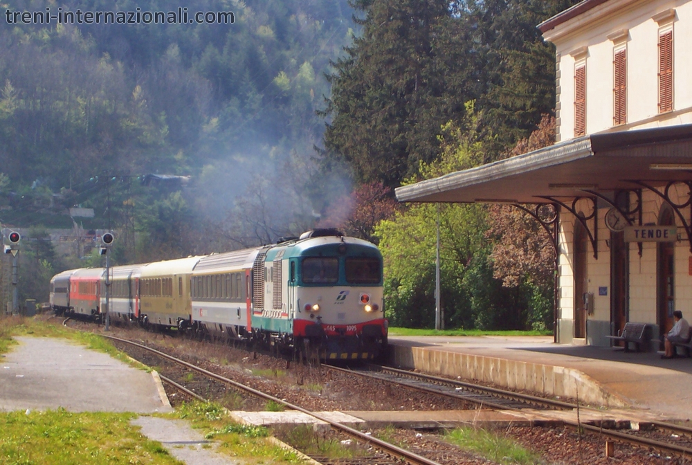 Treno speciale "Tenda Express" Ventimiglia - Berna a Tenda