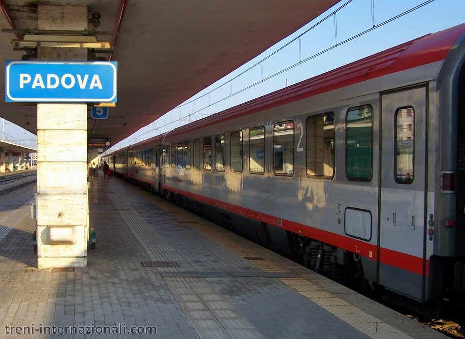 Treno EuroCity Monaco di Baviera - Venezia a Padova