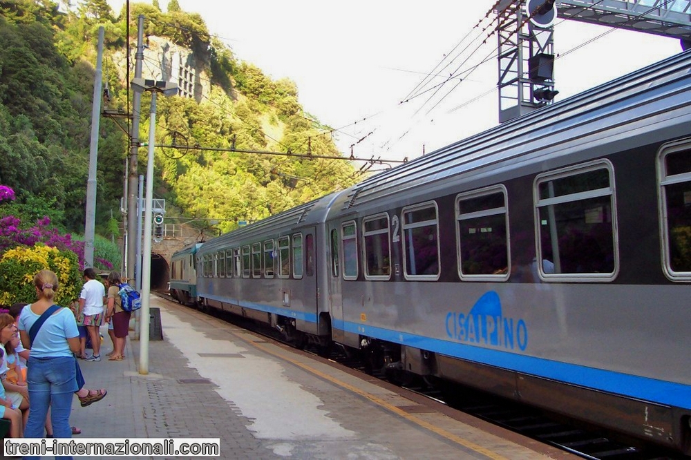 Treno EuroCity "Cinque Terre" Zurigo - La Spezia a Monterosso