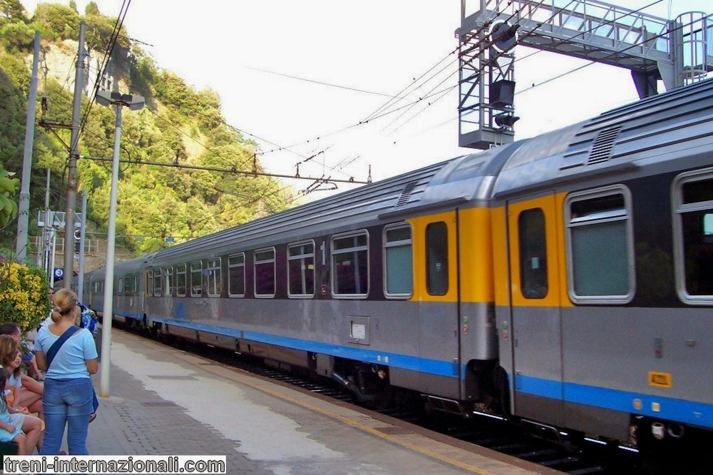 Treno EuroCity "Cinque Terre" Zurigo - La Spezia a Monterosso