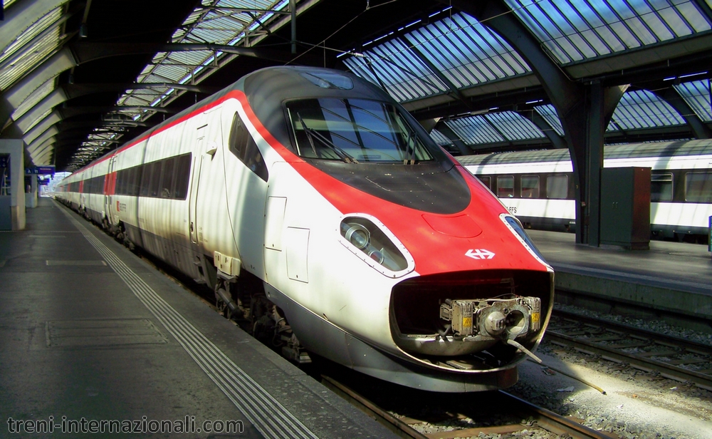 Treno EuroCity da Milano arrivato a Zurigo
