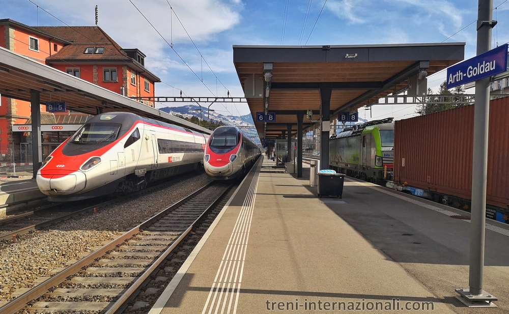 Treni alla stazione di Arth Goldau