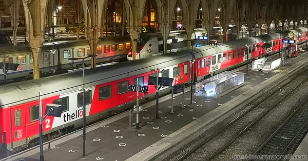 L'EuroCity 147 di Thello per Milano in partenza dalla stazione di Nizza