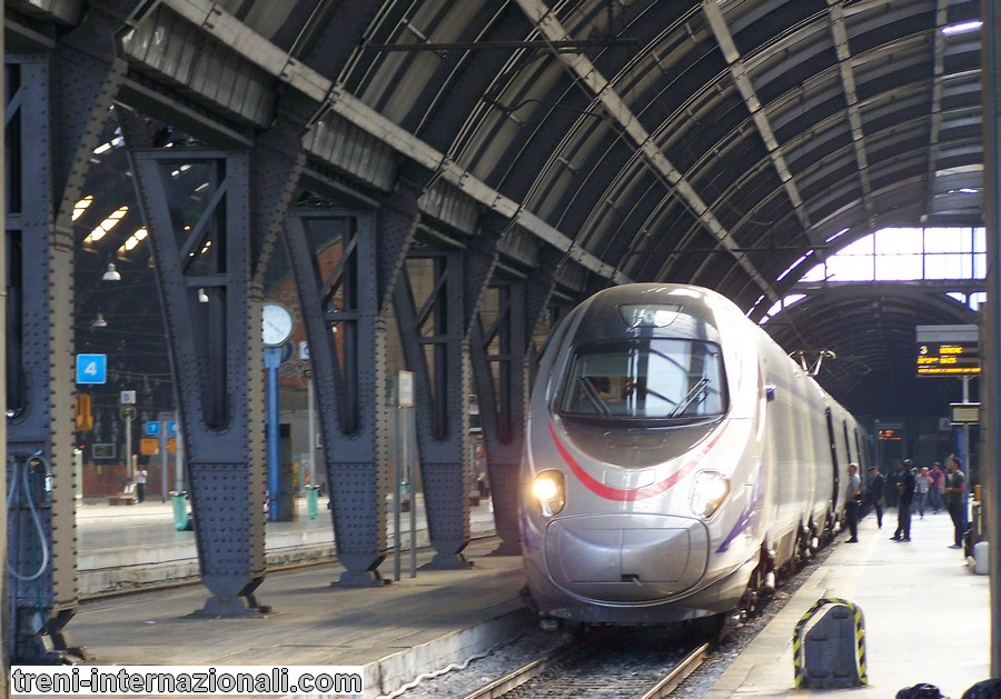 Treno Cisalpino per Ginevra a Milano