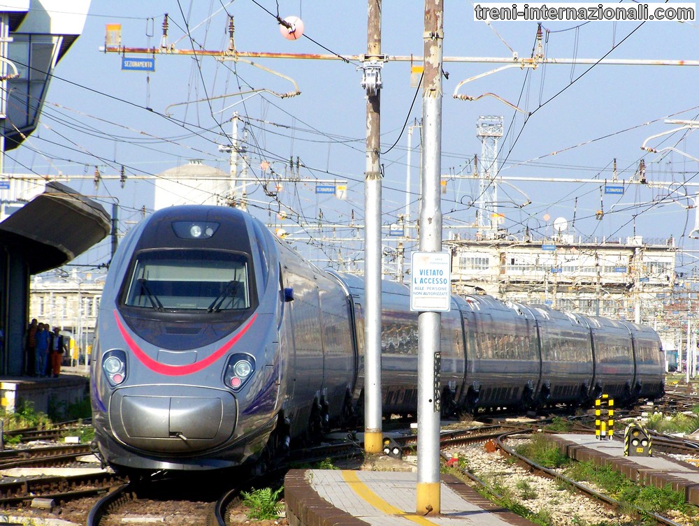 Treno Cisalpino per Ginevra a Milano