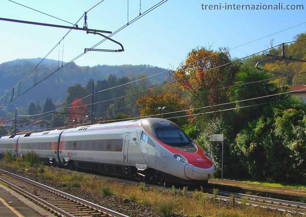 Treno EuroCity Milano - Basilea a Meina