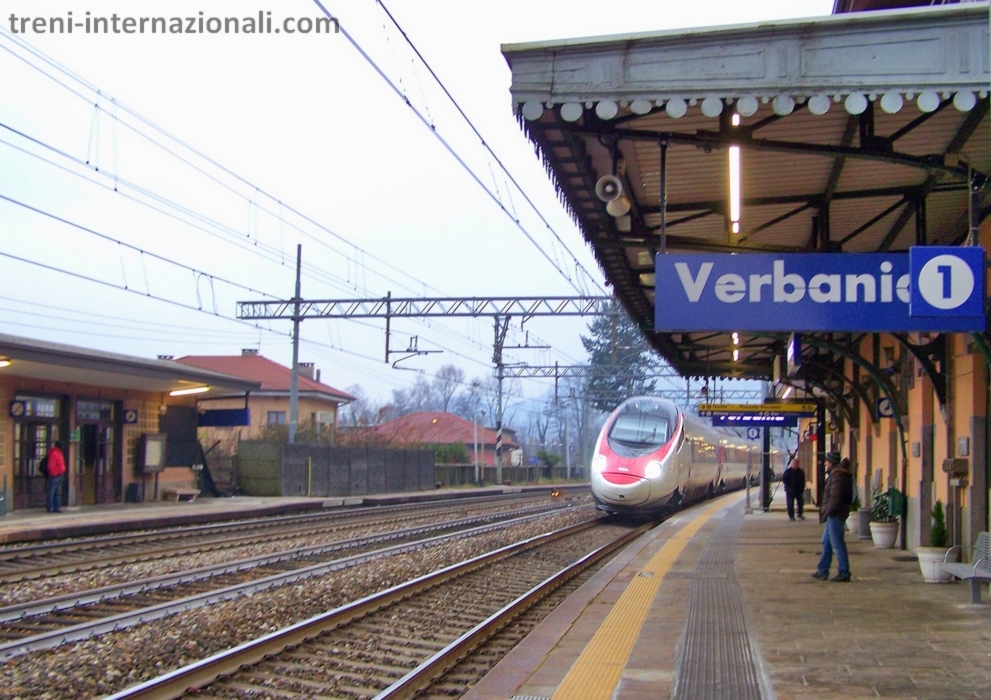 Treno EuroCity Milano - Ginevra a Verbania