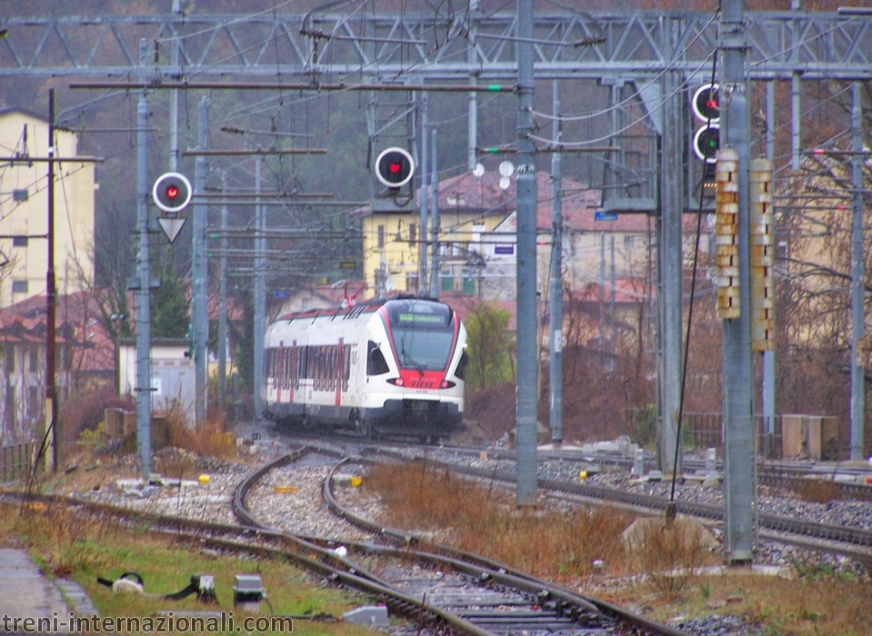 Treno Tilo Malpensa Aeroporto - Cadenazzo a Laveno Mombello