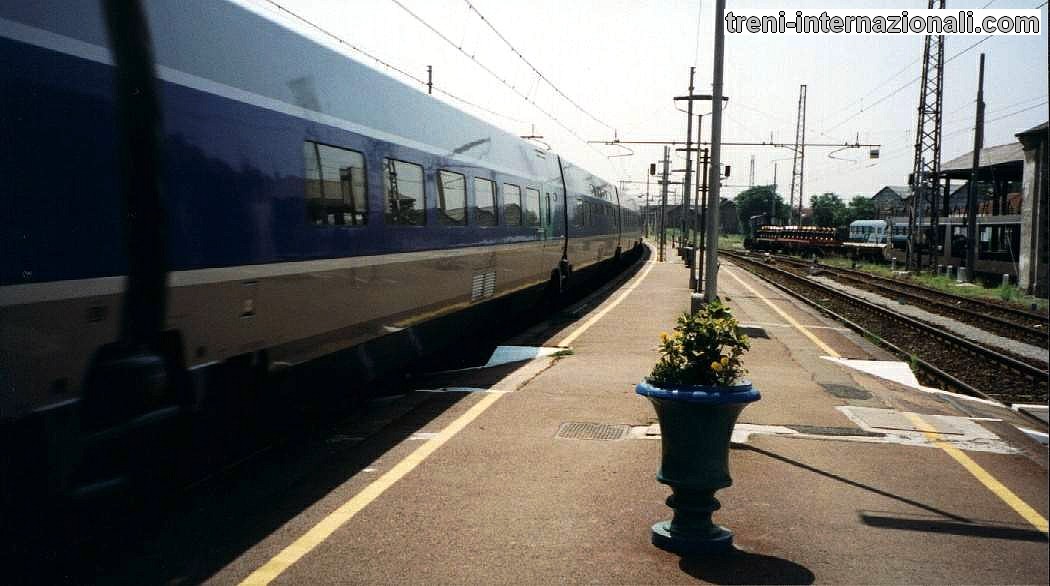 Treno EuroCity TGV "Alexandre Dumas" Parigi - Milano transita a Santhi