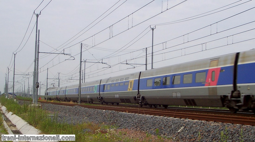 Treno EuroCity TGV "Caravaggio" Parigi - Milano vicino a Santhi