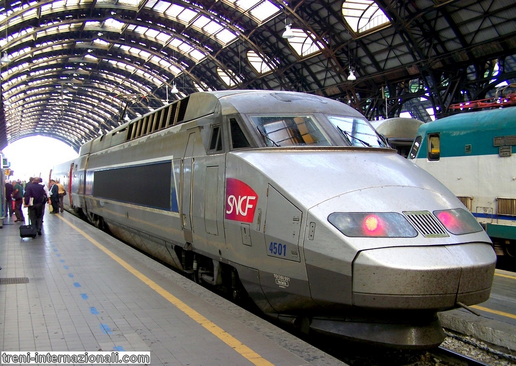 Treno EuroCity TGV "Alessandro Manzoni " per Parigi a Milano