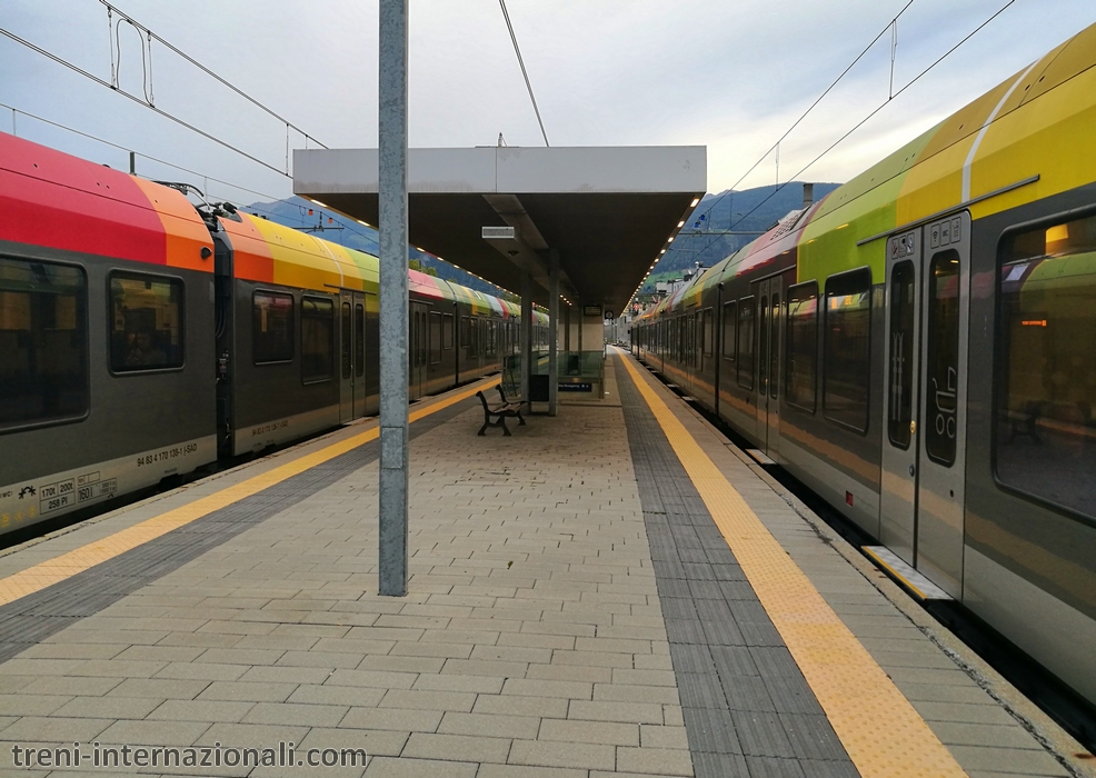 Incrocio tra treni a Brunico