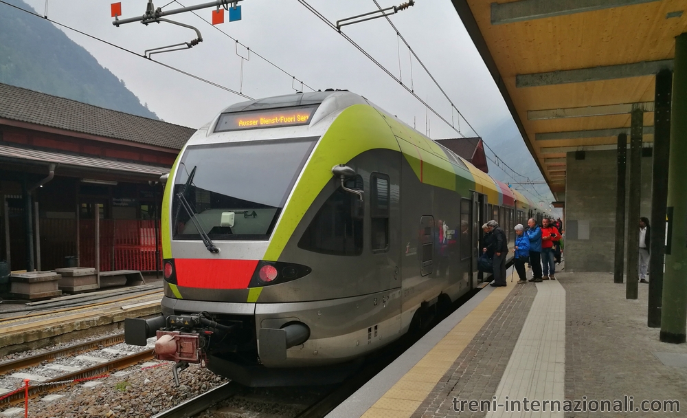 Treno regionale per Lienz a Fortezza/Franzensfeste