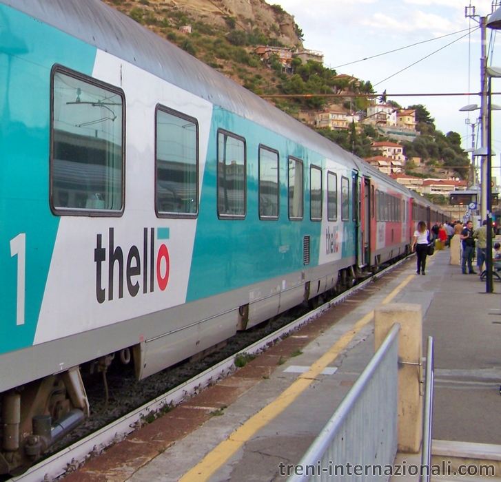 Treno EuroCity Thello Milano - Marsiglia a Ventimiglia