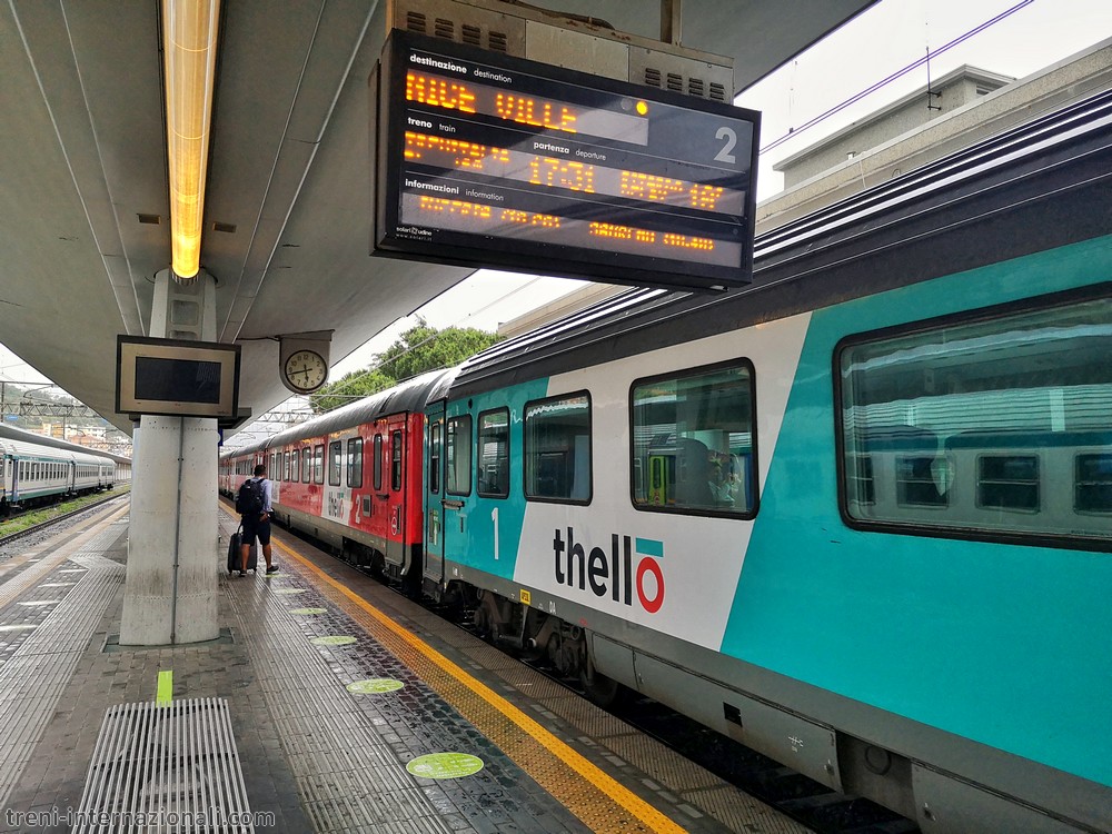 L'EuroCity 160 di Thello Milano Centrale - Nizza nella stazione di Savona (06/2020).