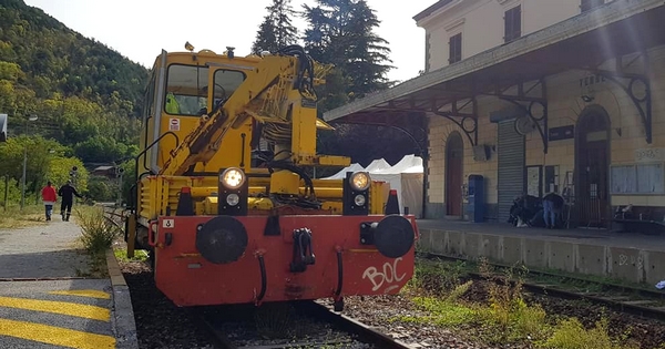 Carrello RFI a Tenda