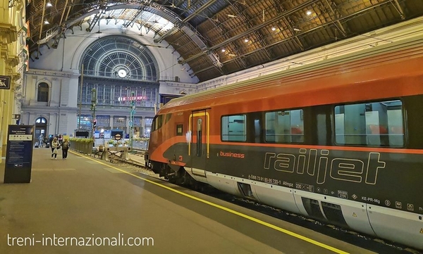 Treno RailJet a Budapest Keleti pu.