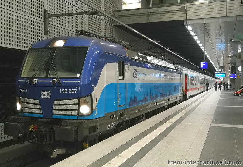 EuroCity "Hungaria" a Berlino HBF